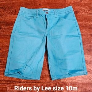 Riders by Lee Bermuda teal shorts size 10m